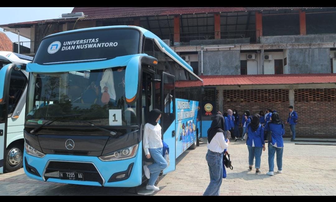 24. Sampai perusahaan dan perserta berkumpul di aula